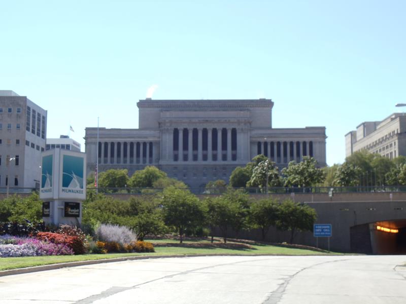 milwaukee_courthousefromkilbourn01 milwaukee_courthousefromkilbourn01