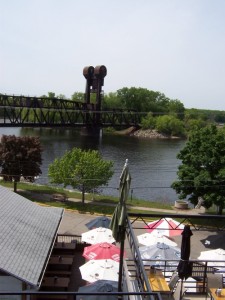 muddywaterspatio2_500