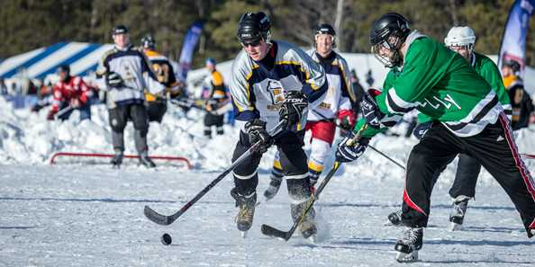 Wisconsin Weekend: Labatt Blue Pond Hockey National Championships