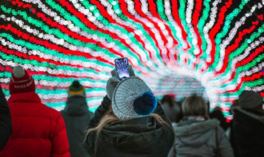 Sam’s Christmas Village & Light Tour, Somerset