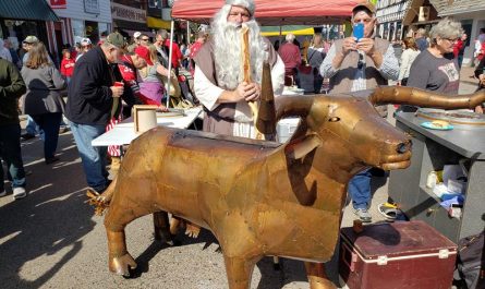 Wisconsin Fall Weekend Events: Beef-A-Rama, taking place the last weekend of September in Minocqua, Wisconsin