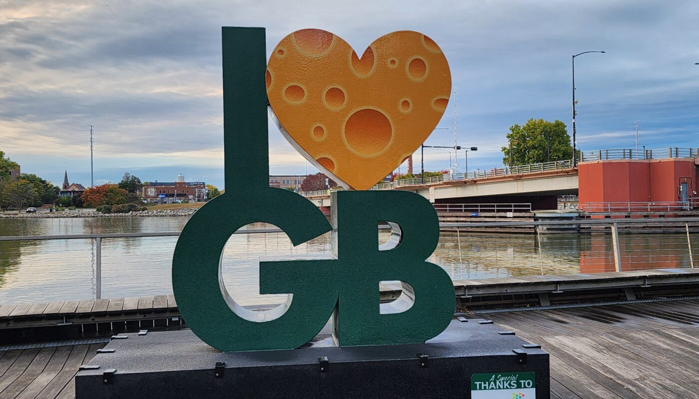 Green Bay Guide: the I "cheese" Green Bay sign along the Fox River