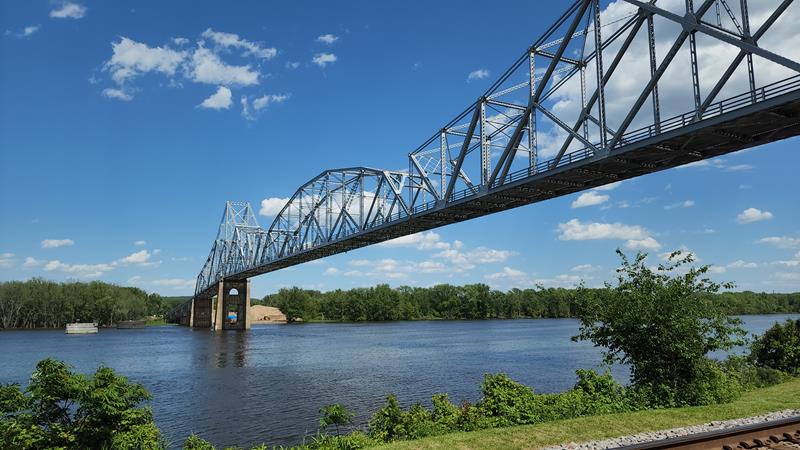 The original Lansing Bridge, connecting Wisconsin with Lansing, Iowa via Wisconsin Highway 82.