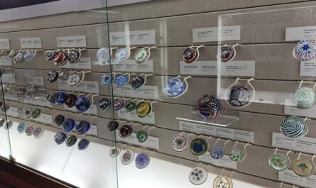 Display at the Bergstrom Mahler Museum of Glass, Neenah, Wisconsin