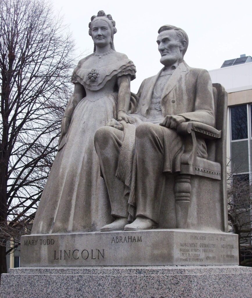 Statue of Abraham and Mary Todd Lincoln along Highway 32 in Racine, Wisconsin